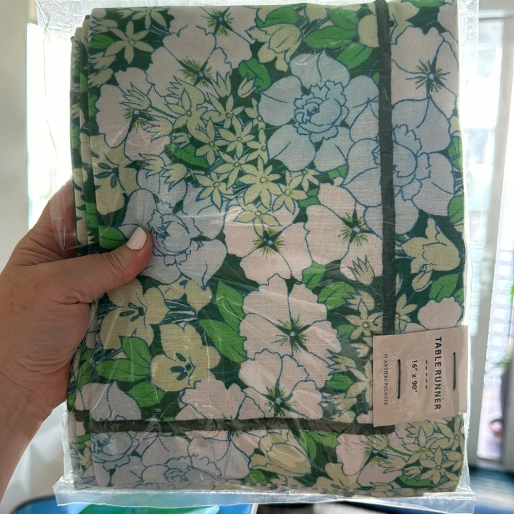 Lyla Floral Two Sided Runner *
